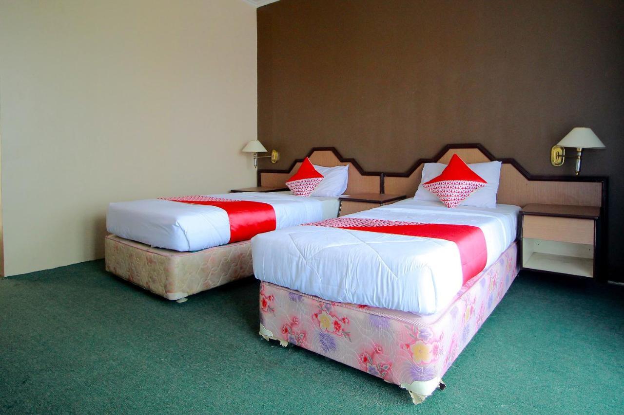 Oyo 2360 Hotel Rio Бенгкулу Экстерьер фото